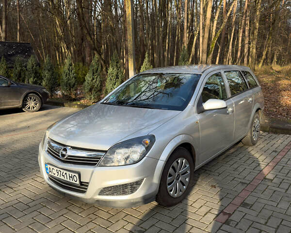 Серый Опель Астра, объемом двигателя 1.6 л и пробегом 260 тыс. км за 4750 $, фото 12 на Automoto.ua