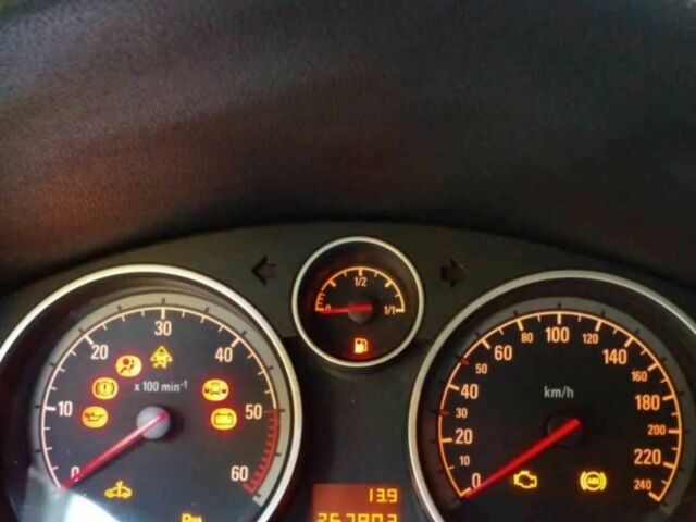 Серый Опель Астра, объемом двигателя 1.7 л и пробегом 267 тыс. км за 5000 $, фото 6 на Automoto.ua