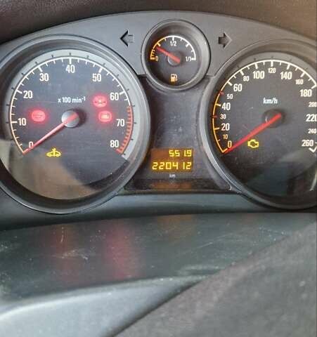 Серый Опель Астра, объемом двигателя 1.6 л и пробегом 220 тыс. км за 5300 $, фото 1 на Automoto.ua