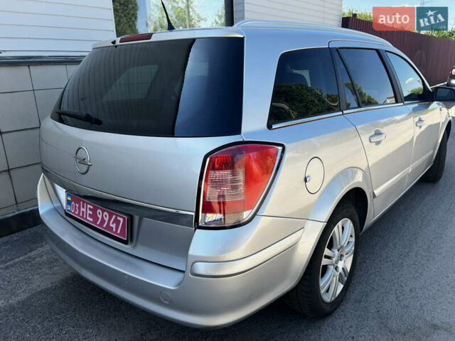 Серый Опель Астра, объемом двигателя 1.6 л и пробегом 276 тыс. км за 5500 $, фото 4 на Automoto.ua