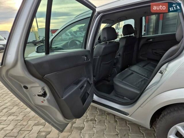 Серый Опель Астра, объемом двигателя 1.6 л и пробегом 253 тыс. км за 5650 $, фото 60 на Automoto.ua