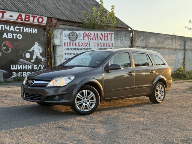 Серый Опель Астра, объемом двигателя 1.7 л и пробегом 271 тыс. км за 3900 $, фото 1 на Automoto.ua