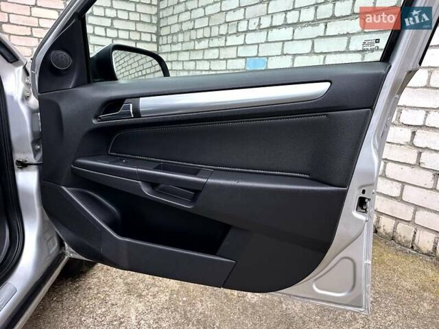 Сірий Опель Астра, об'ємом двигуна 1.7 л та пробігом 304 тис. км за 5800 $, фото 33 на Automoto.ua