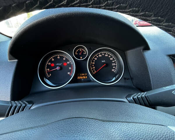 Опель Астра 2009 у Хмельницькому на Automoto.ua Сірий Опель Астра, об'ємом двигуна 1.6 л та пробігом 226 тис. км за 5999 $, фото 5 на Automoto.ua