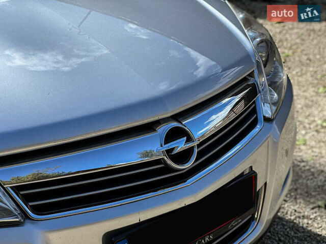 Серый Опель Астра, объемом двигателя 1.6 л и пробегом 210 тыс. км за 5500 $, фото 43 на Automoto.ua