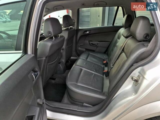 Серый Опель Астра, объемом двигателя 1.6 л и пробегом 253 тыс. км за 5650 $, фото 61 на Automoto.ua