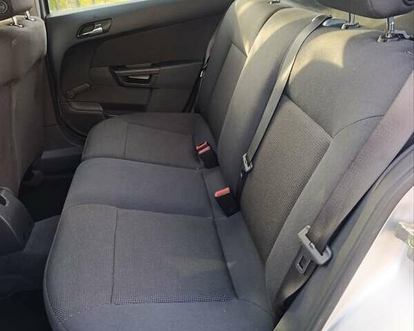 Серый Опель Астра, объемом двигателя 1.6 л и пробегом 207 тыс. км за 5800 $, фото 66 на Automoto.ua