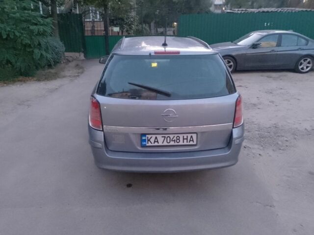 Серый Опель Астра, объемом двигателя 1.6 л и пробегом 255 тыс. км за 5800 $, фото 1 на Automoto.ua