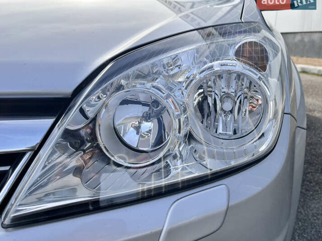 Серый Опель Астра, объемом двигателя 1.6 л и пробегом 230 тыс. км за 5950 $, фото 16 на Automoto.ua