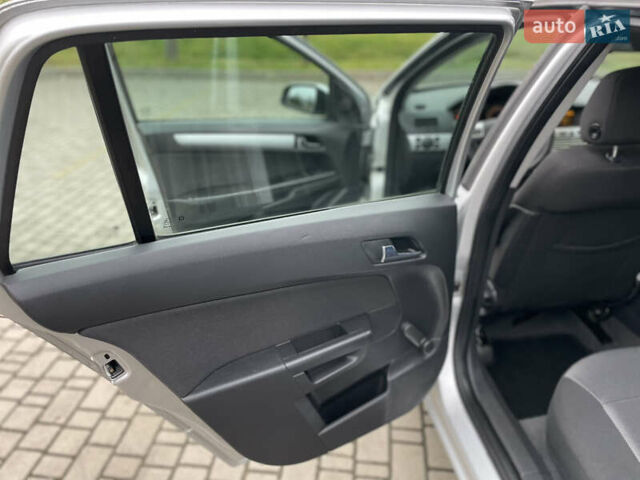 Сірий Опель Астра, об'ємом двигуна 1.6 л та пробігом 206 тис. км за 5600 $, фото 35 на Automoto.ua
