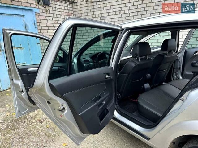 Сірий Опель Астра, об'ємом двигуна 1.7 л та пробігом 304 тис. км за 5800 $, фото 29 на Automoto.ua