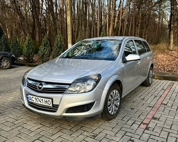 Серый Опель Астра, объемом двигателя 1.6 л и пробегом 260 тыс. км за 4750 $, фото 2 на Automoto.ua