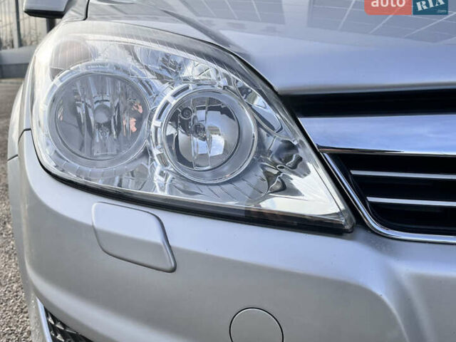 Серый Опель Астра, объемом двигателя 1.6 л и пробегом 230 тыс. км за 5950 $, фото 17 на Automoto.ua