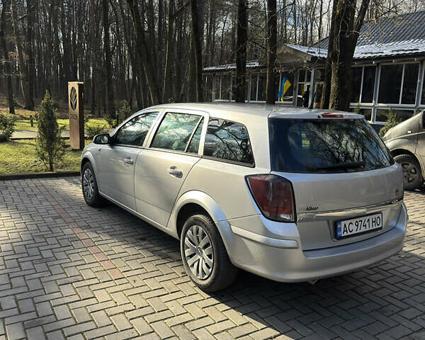 Серый Опель Астра, объемом двигателя 1.6 л и пробегом 260 тыс. км за 4750 $, фото 15 на Automoto.ua