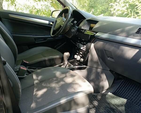 Серый Опель Астра, объемом двигателя 1.6 л и пробегом 221 тыс. км за 5300 $, фото 22 на Automoto.ua