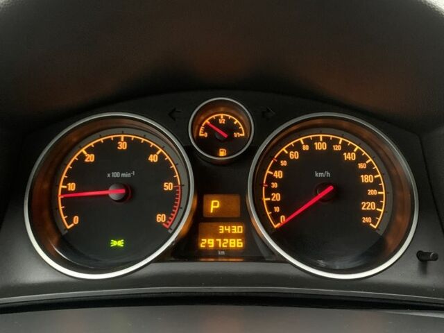 Серый Опель Астра, объемом двигателя 1.9 л и пробегом 297 тыс. км за 5800 $, фото 10 на Automoto.ua