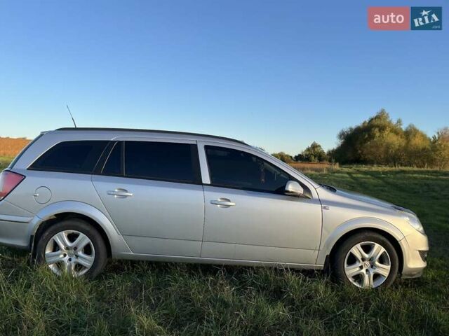 Серый Опель Астра, объемом двигателя 1.6 л и пробегом 243 тыс. км за 4800 $, фото 13 на Automoto.ua