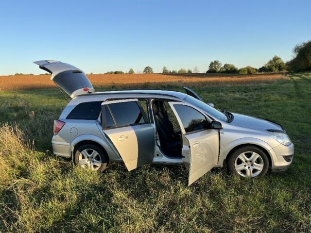 Серый Опель Астра, объемом двигателя 1.6 л и пробегом 243 тыс. км за 4700 $, фото 15 на Automoto.ua