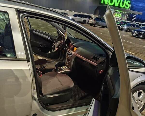 Серый Опель Астра, объемом двигателя 1.7 л и пробегом 200 тыс. км за 5750 $, фото 2 на Automoto.ua