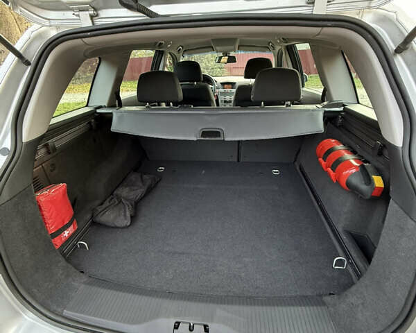 Сірий Опель Астра, об'ємом двигуна 1.7 л та пробігом 254 тис. км за 6800 $, фото 21 на Automoto.ua