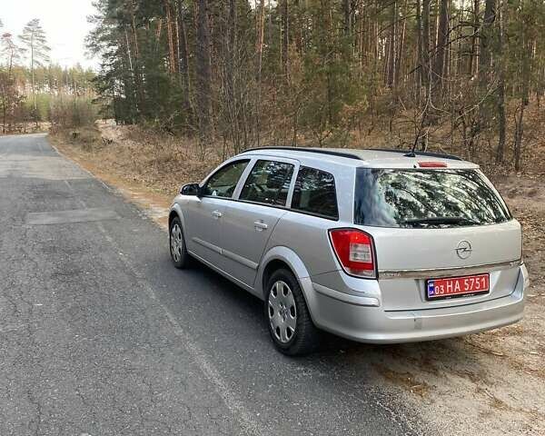 Серый Опель Астра, объемом двигателя 1.9 л и пробегом 205 тыс. км за 6000 $, фото 1 на Automoto.ua