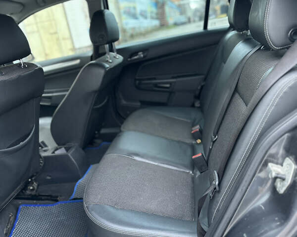 Серый Опель Астра, объемом двигателя 1.69 л и пробегом 300 тыс. км за 5500 $, фото 11 на Automoto.ua