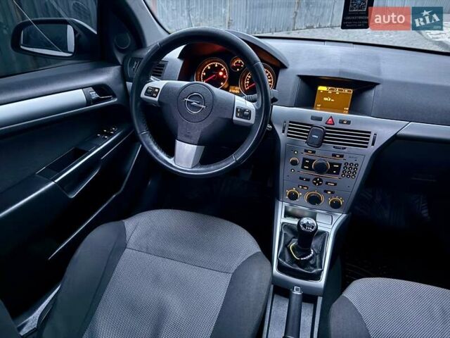 Серый Опель Астра, объемом двигателя 1.69 л и пробегом 252 тыс. км за 4999 $, фото 60 на Automoto.ua