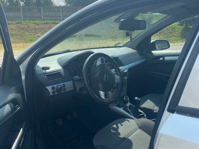 Серый Опель Астра, объемом двигателя 1.7 л и пробегом 270 тыс. км за 4200 $, фото 4 на Automoto.ua