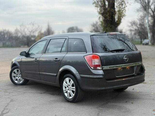 Сірий Опель Астра, об'ємом двигуна 1.7 л та пробігом 271 тис. км за 3300 $, фото 6 на Automoto.ua