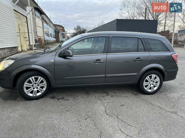 Серый Опель Астра, объемом двигателя 1.69 л и пробегом 300 тыс. км за 5500 $, фото 3 на Automoto.ua