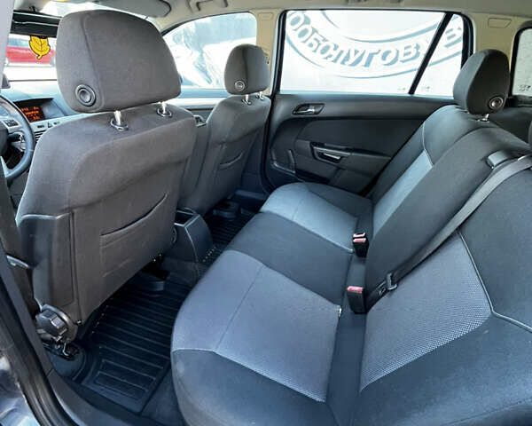 Опель Астра 2009 у Хмельницькому на Automoto.ua Сірий Опель Астра, об'ємом двигуна 1.6 л та пробігом 226 тис. км за 5999 $, фото 7 на Automoto.ua