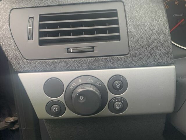 Серый Опель Астра, объемом двигателя 1.6 л и пробегом 188 тыс. км за 4900 $, фото 6 на Automoto.ua