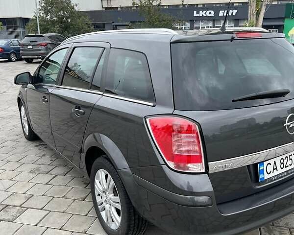 Опель Астра 2009 в Черкассах на Automoto.ua Серый Опель Астра, объемом двигателя 1.6 л и пробегом 259 тыс. км за 6600 $, фото 7 на Automoto.ua
