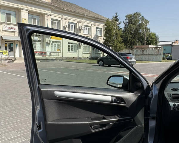 Серый Опель Астра, объемом двигателя 1.6 л и пробегом 194 тыс. км за 6100 $, фото 18 на Automoto.ua
