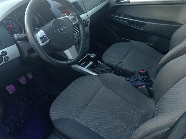 Сірий Опель Астра, об'ємом двигуна 1.9 л та пробігом 332 тис. км за 6000 $, фото 4 на Automoto.ua