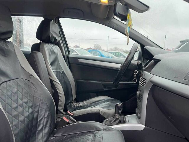 Серый Опель Астра, объемом двигателя 1.7 л и пробегом 300 тыс. км за 6100 $, фото 17 на Automoto.ua