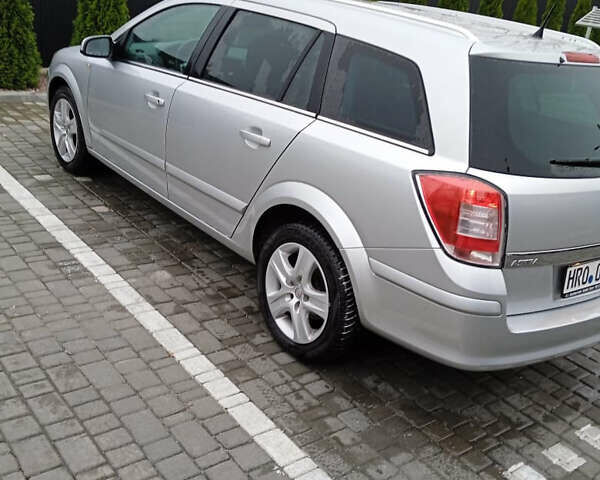 Серый Опель Астра, объемом двигателя 1.6 л и пробегом 175 тыс. км за 5800 $, фото 10 на Automoto.ua