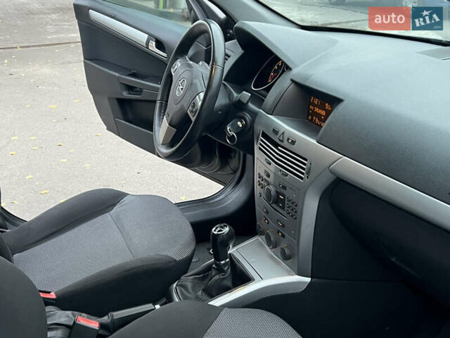 Серый Опель Астра, объемом двигателя 0 л и пробегом 230 тыс. км за 5700 $, фото 43 на Automoto.ua