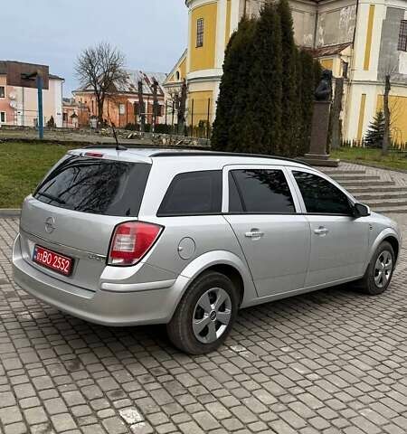Серый Опель Астра, объемом двигателя 1.7 л и пробегом 267 тыс. км за 5300 $, фото 2 на Automoto.ua