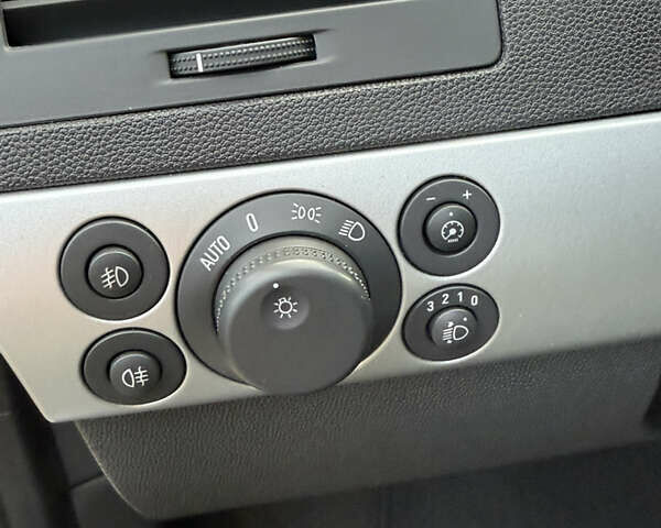 Сірий Опель Астра, об'ємом двигуна 1.7 л та пробігом 254 тис. км за 6800 $, фото 14 на Automoto.ua