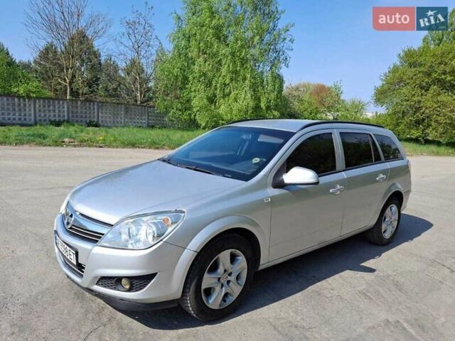 Серый Опель Астра, объемом двигателя 1.6 л и пробегом 270 тыс. км за 5400 $, фото 8 на Automoto.ua