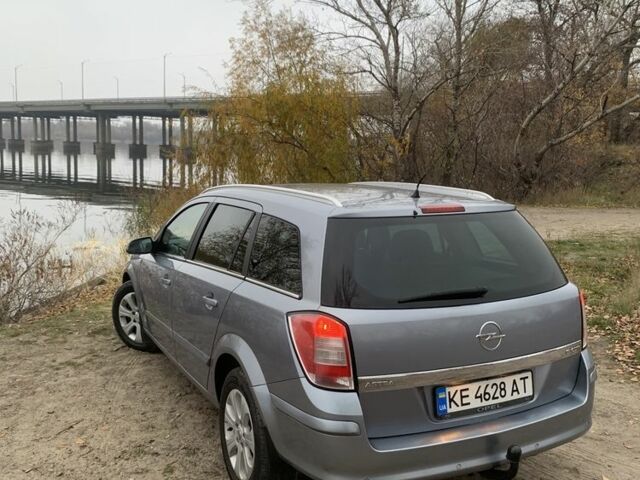 Серый Опель Астра, объемом двигателя 1.9 л и пробегом 297 тыс. км за 5800 $, фото 7 на Automoto.ua