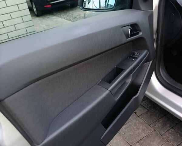 Серый Опель Астра, объемом двигателя 1.6 л и пробегом 207 тыс. км за 5800 $, фото 54 на Automoto.ua