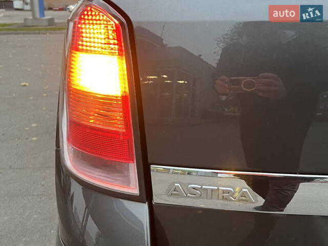 Серый Опель Астра, объемом двигателя 0 л и пробегом 230 тыс. км за 5700 $, фото 64 на Automoto.ua