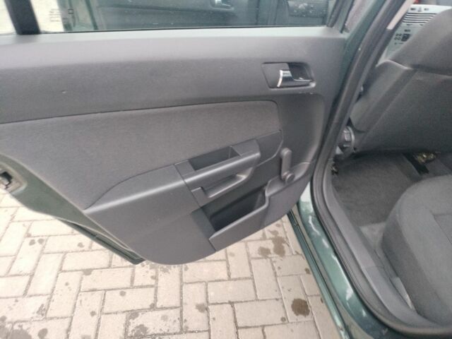 Опель Астра 2009 в Остоге на Automoto.ua Серый Опель Астра, объемом двигателя 1 л и пробегом 206 тыс. км за 5450 $, фото 17 на Automoto.ua