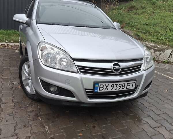 Серый Опель Астра, объемом двигателя 1.6 л и пробегом 290 тыс. км за 5450 $, фото 1 на Automoto.ua