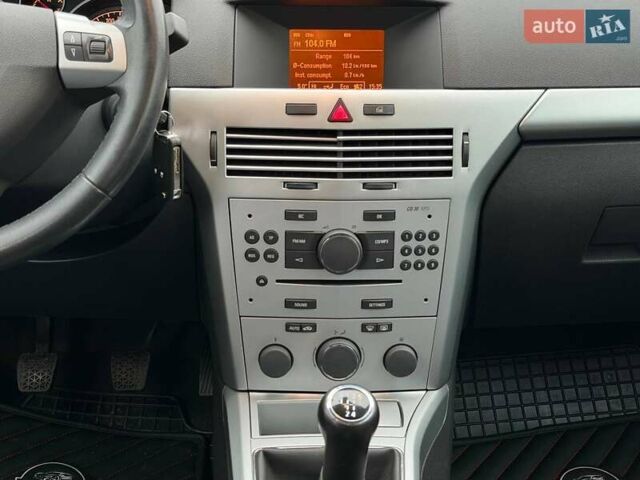 Серый Опель Астра, объемом двигателя 1.6 л и пробегом 218 тыс. км за 5900 $, фото 29 на Automoto.ua