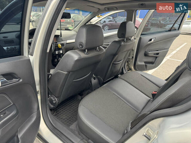 Серый Опель Астра, объемом двигателя 1.8 л и пробегом 237 тыс. км за 6200 $, фото 9 на Automoto.ua