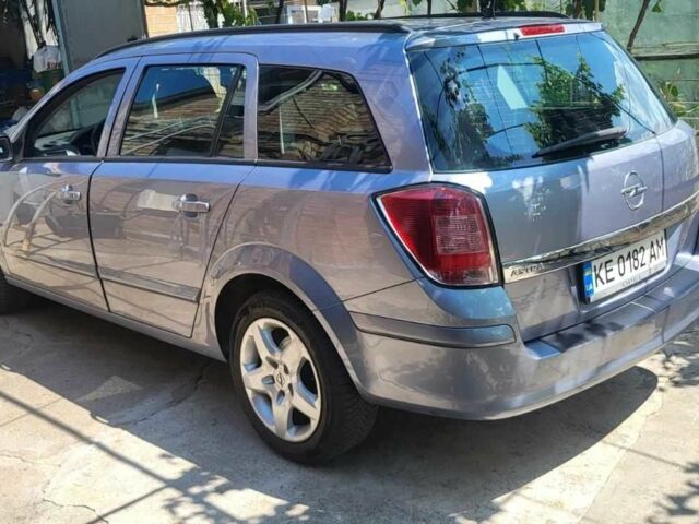 Серый Опель Астра, объемом двигателя 1.6 л и пробегом 237 тыс. км за 5300 $, фото 3 на Automoto.ua