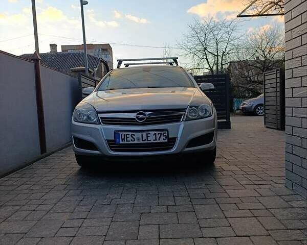 Серый Опель Астра, объемом двигателя 1.6 л и пробегом 207 тыс. км за 5800 $, фото 10 на Automoto.ua